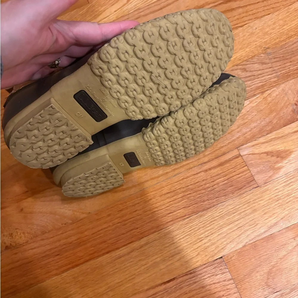 L.L. Bean 6 inch Chelsea Duck Boots - Picture 4 of 4